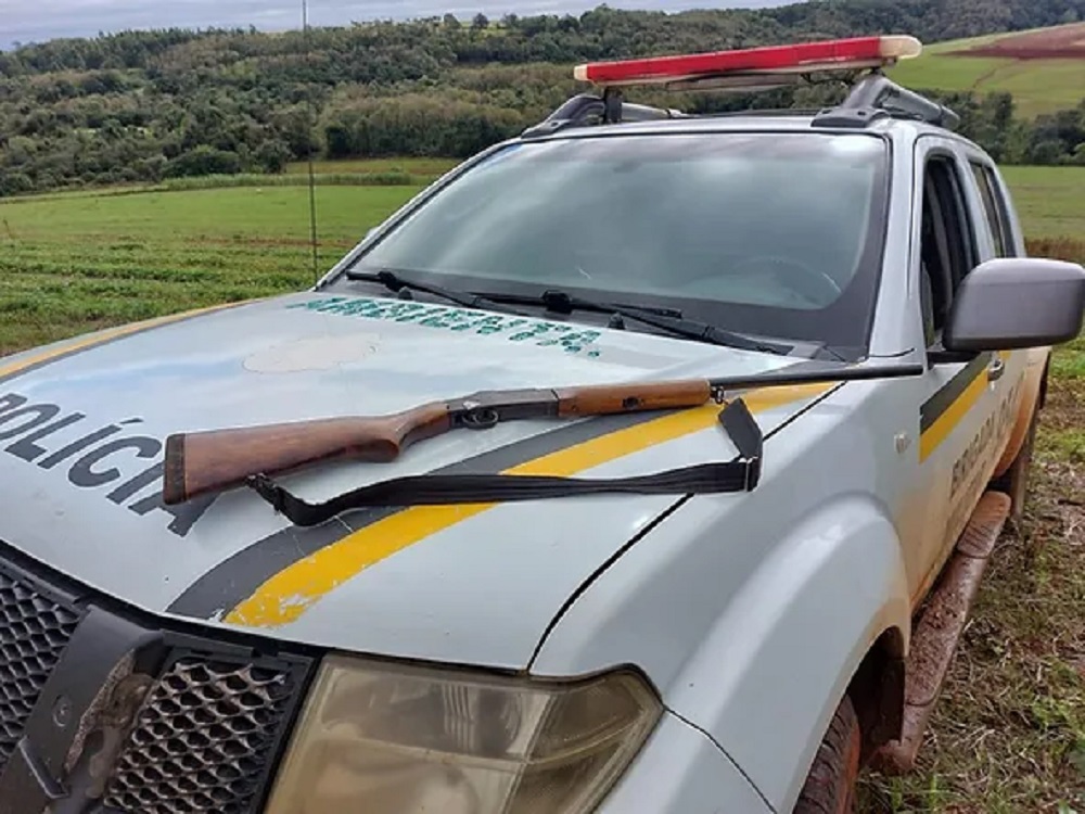 Capa Brigada Militar prende indivíduo por porte ilegal de arma de fogo em São Valério do Sul