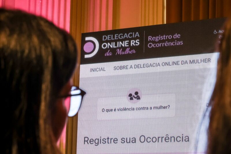 Capa Estado lança Delegacia Online da Mulher