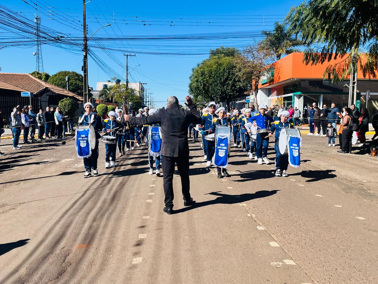 Capa Desfile de 7 de Setembro reuniu 24 entidades e retomou tradição em Palmeira das Missões