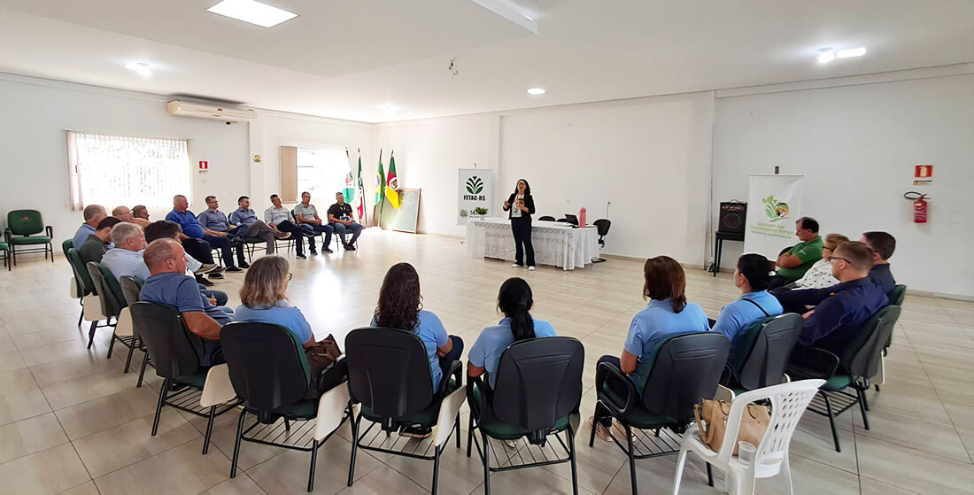 Capa Regional Sindical debate fortalecimento da agricultura familiar em Caiçara e Frederico Westphalen