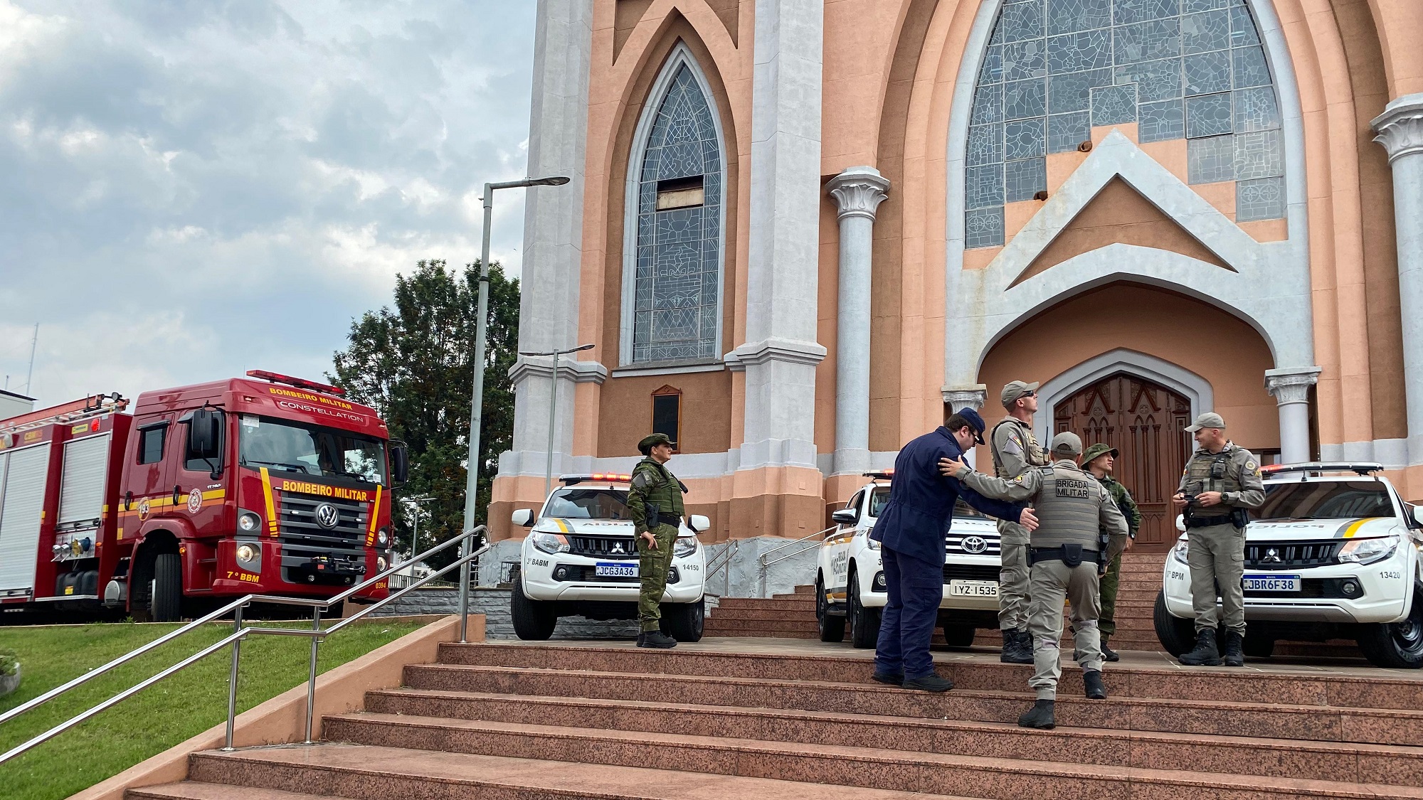 Capa Forças de segurança prestam homenagem ao policial Everton Kirsch Júnior em Frederico Westphalen
