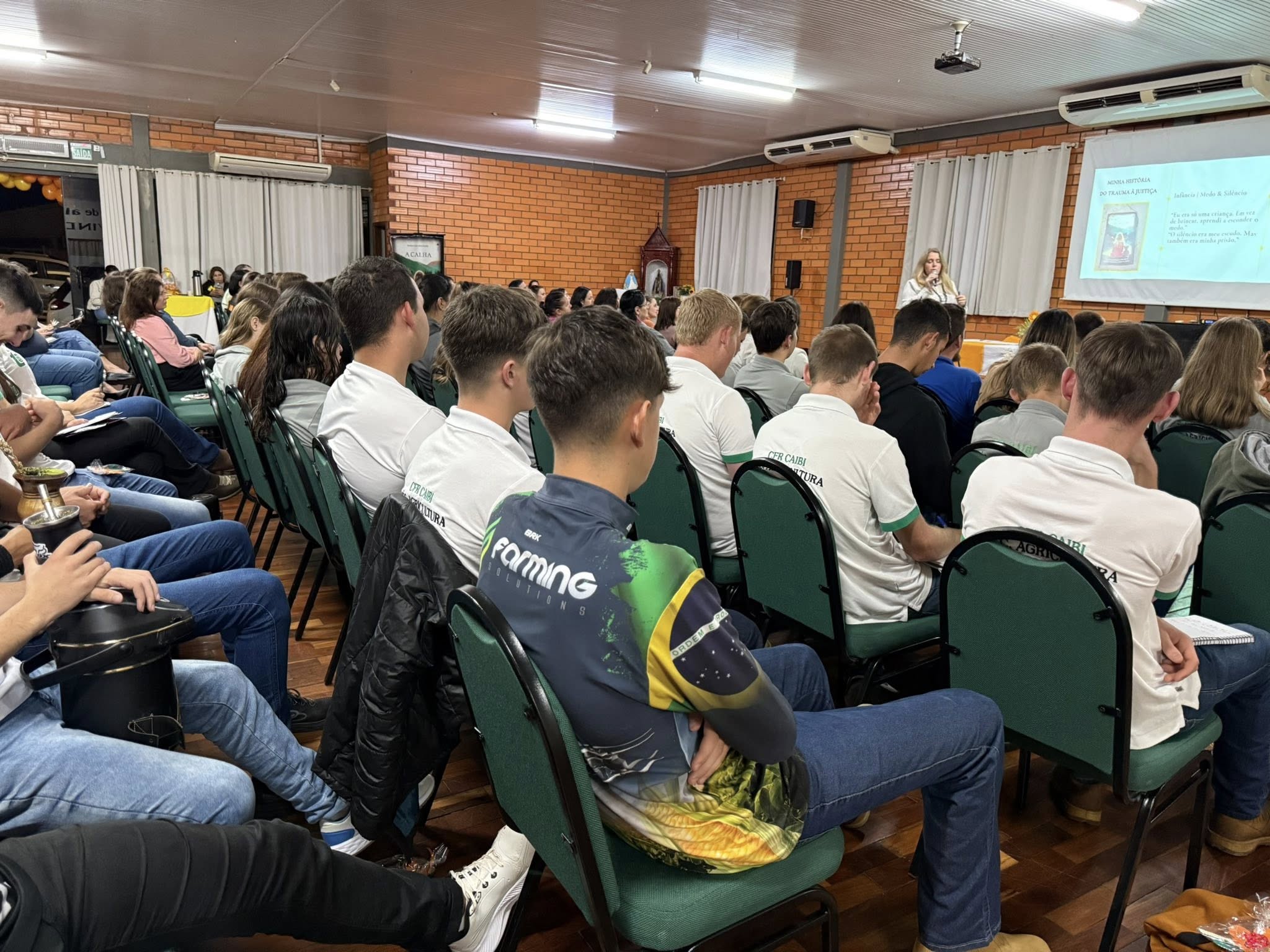Capa Caibi reforça apoio à campanha Maio Laranja
