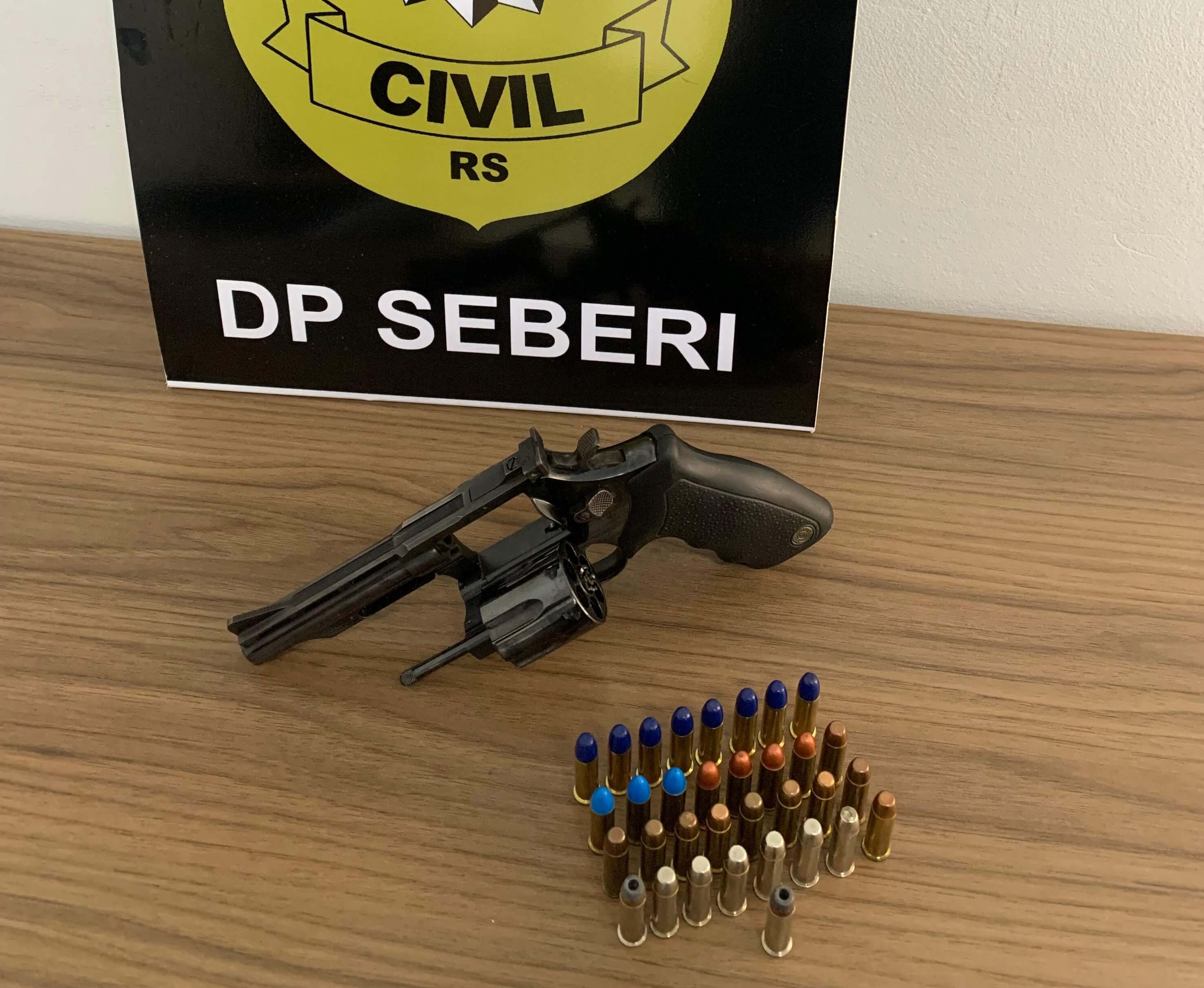 Capa Delegacia de Polícia de Seberi apreende arma de fogo e munições