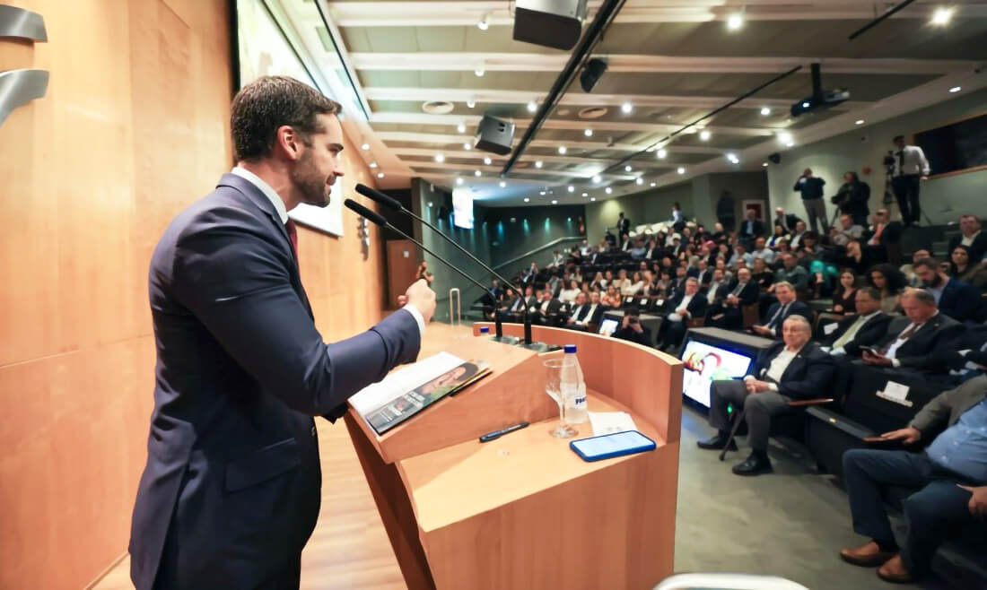 Capa Eduardo Leite destaca a Expointer como palco da superação do Rio Grande do Sul durante lançamento em Brasília