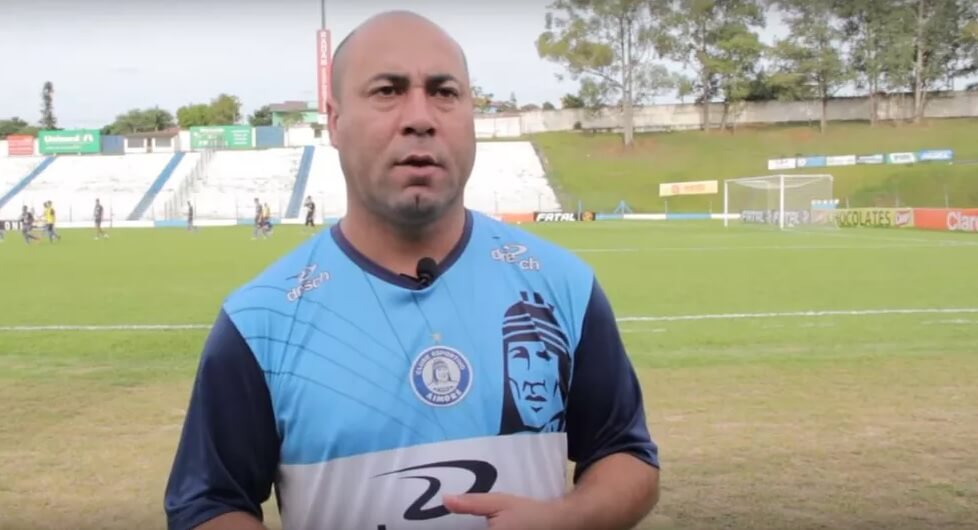Capa Arilson Costa é o novo treinador do Tupi