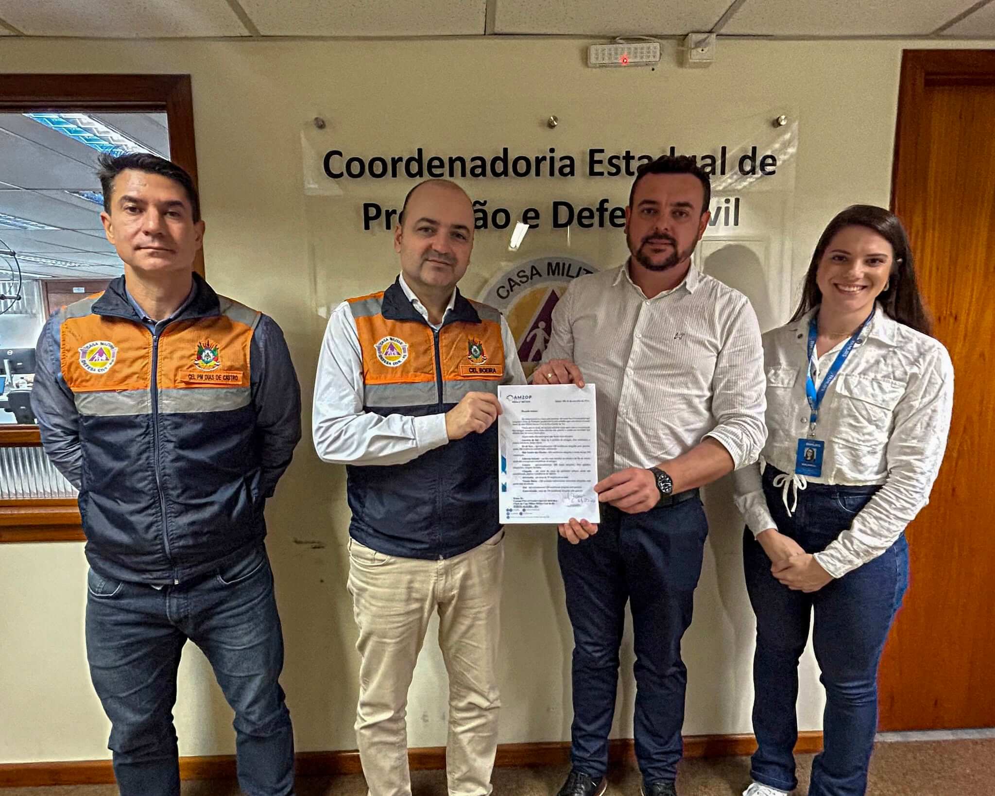 Capa Presidente da AMZOP trata dos prejuízos causados pelo granizo com a Defesa Civil do Estado