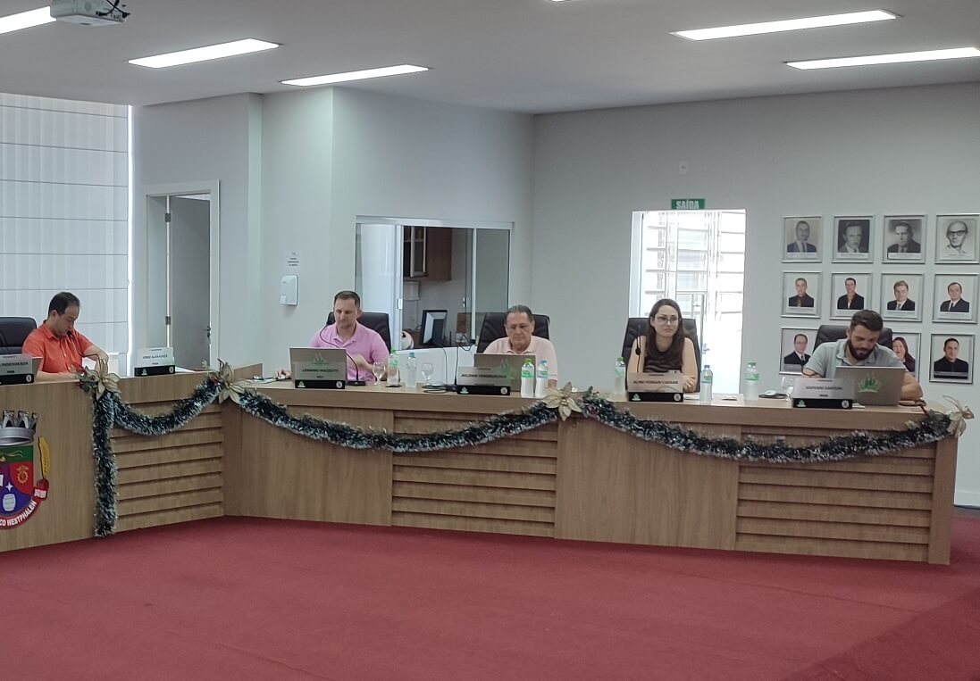 Capa Câmara de Vereadores de FW aprova mais 16 projetos de leis em regime extraordinário