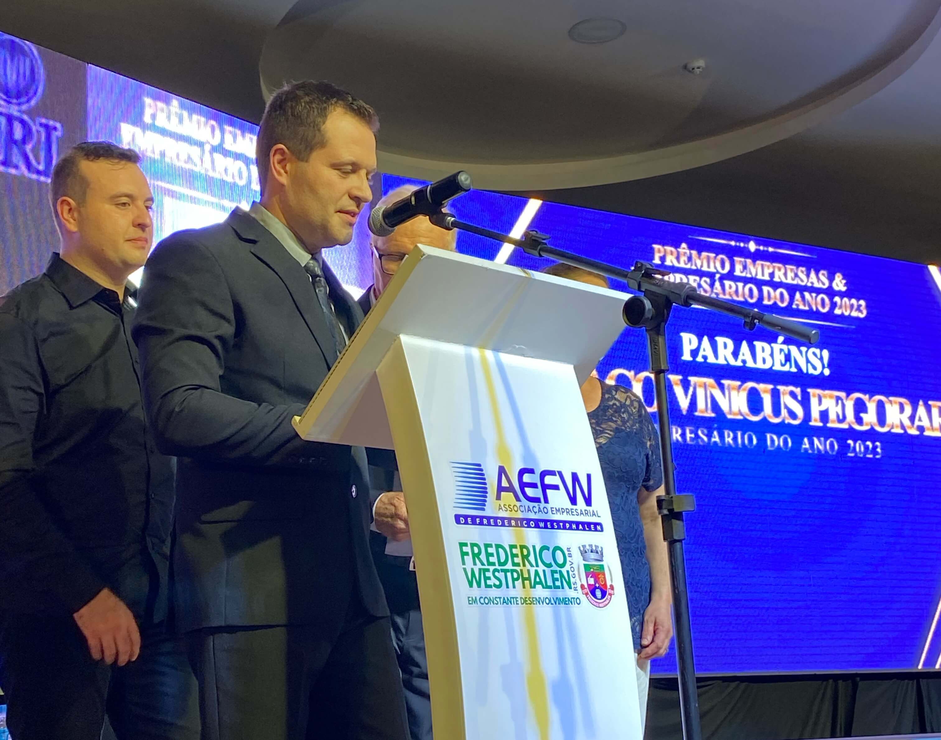 Capa Thiago Vinicius Pegoraro, da Skinabon Sorvetes, é o Empresário do Ano 2023