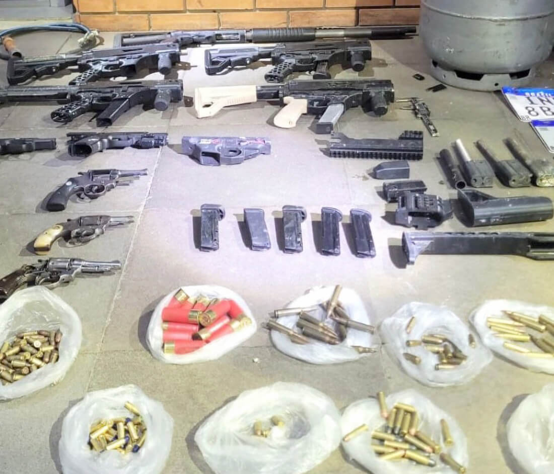Capa Brigada Militar apreende arsenal em Santa Maria