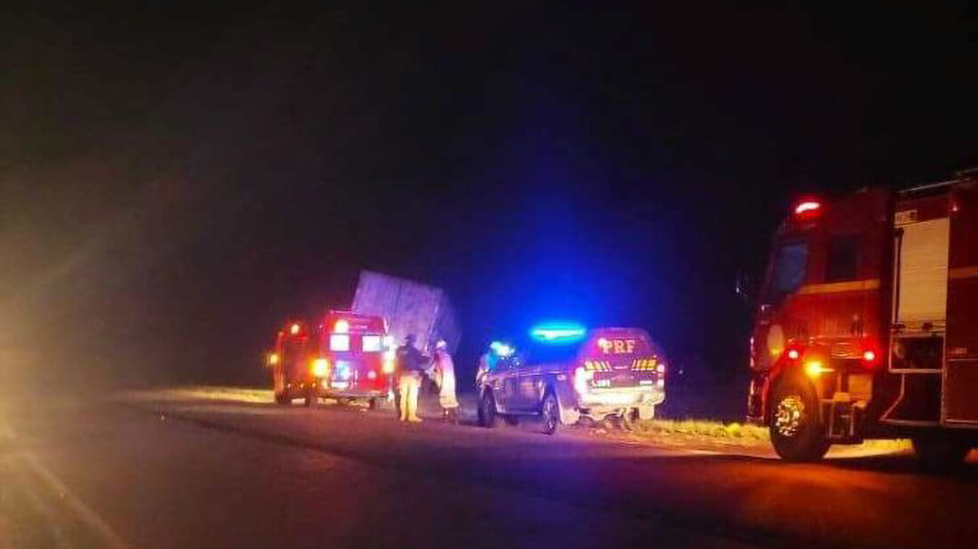 Capa Homem morre após colisão frontal entre carro e carreta na BR-290, em Rosário do Sul