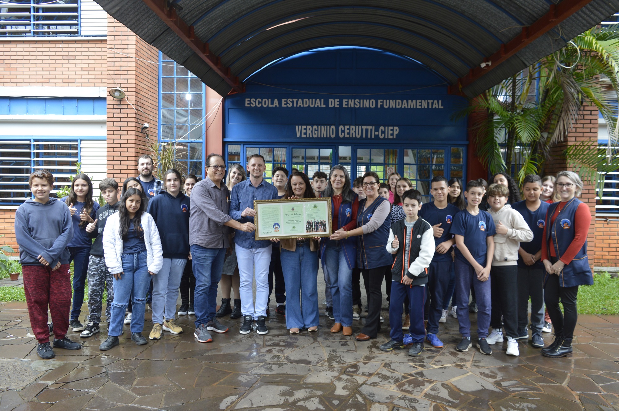 Capa Escola Estadual Verginio Cerutti de FW celebra 30 anos de educação integral