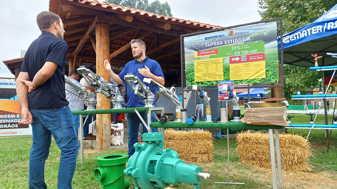 Capa Tecnologias de irrigação e estratégias para minimizar os efeitos da estiagem são apresentados na Expodireto