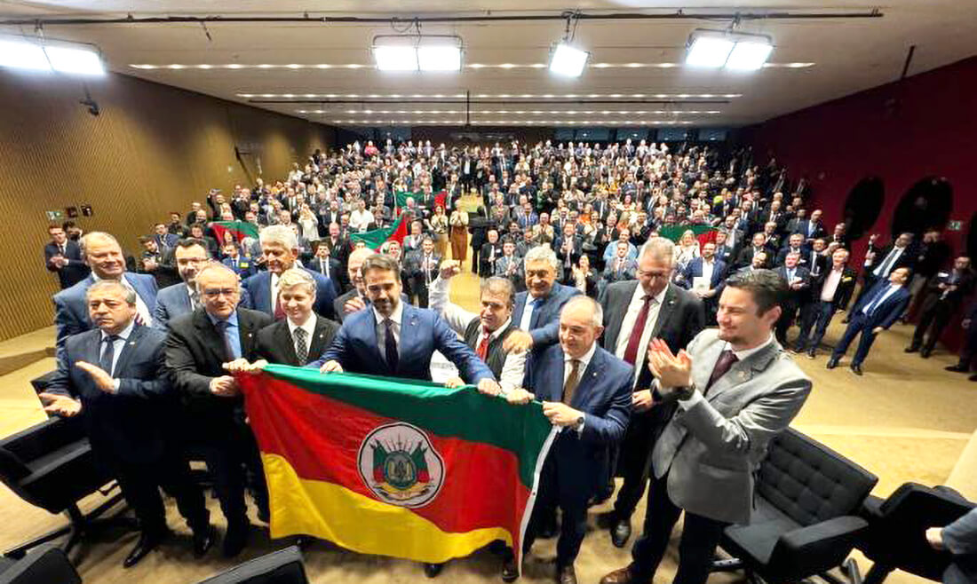 Capa Mais de 300 prefeitos gaúchos participam de encontro na Câmara Federal