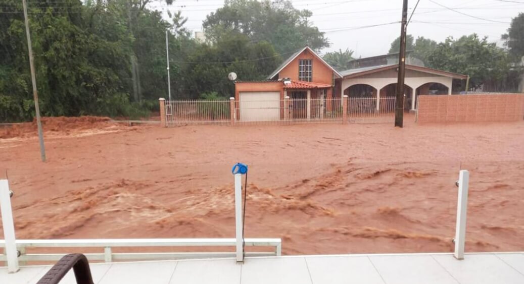 Capa Alagamento ameaça abastecimento de água da Corsan em Erval Seco