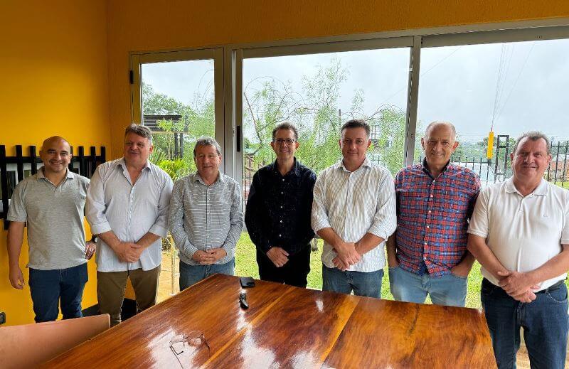 Capa Encontro entre autoridades regionais do Brasil e Argentina debatem ponte entre Porto Soberbo e El Soberbio