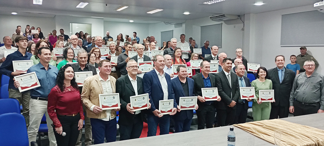 Capa Caiçara realiza homenagem solene a ex-vereadores em celebração aos 60 anos