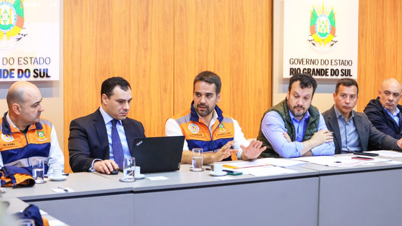 Capa Governador apresenta ações de resposta ao desastre natural e esforço para reconstrução