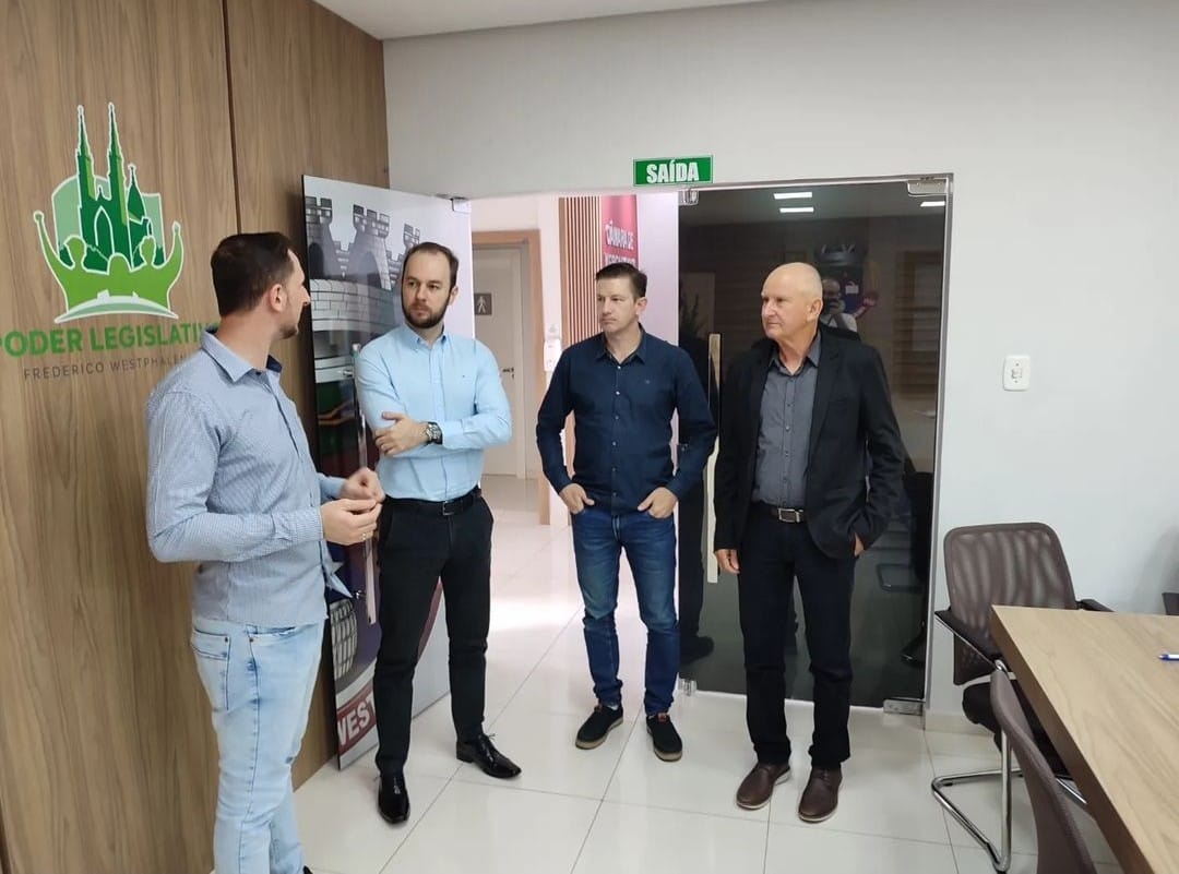 Capa Novo promotor de Justiça de FW, Thiago Luís Reinert, visita Câmara de Vereadores