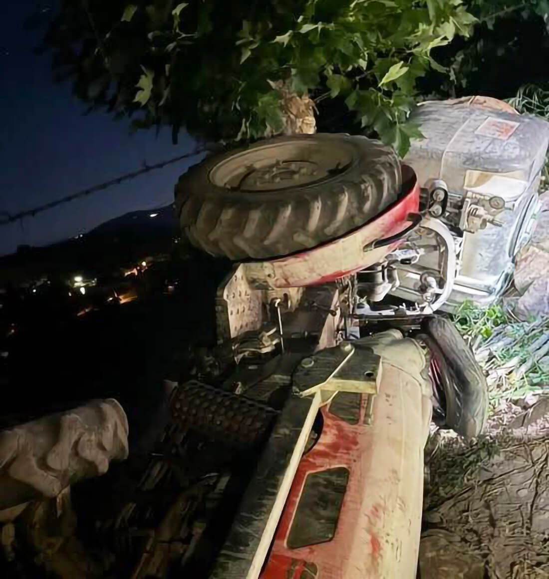 Capa Homem morre esmagado pelo próprio trator em acidente na zona rural de Garibaldi