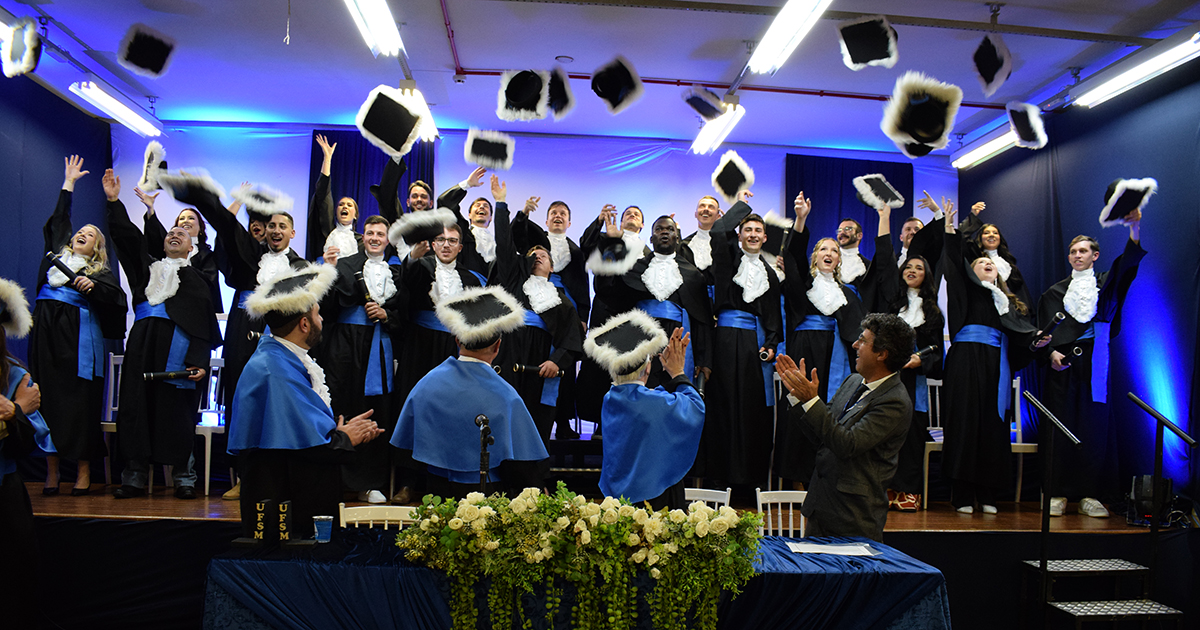 Capa UFSM realiza solenidades de formatura no Campus Frederico Westphalen