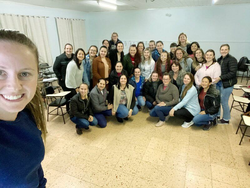 Capa “Música: ensinar e aprender brincando” é tema de curso de extensão da URI/FW