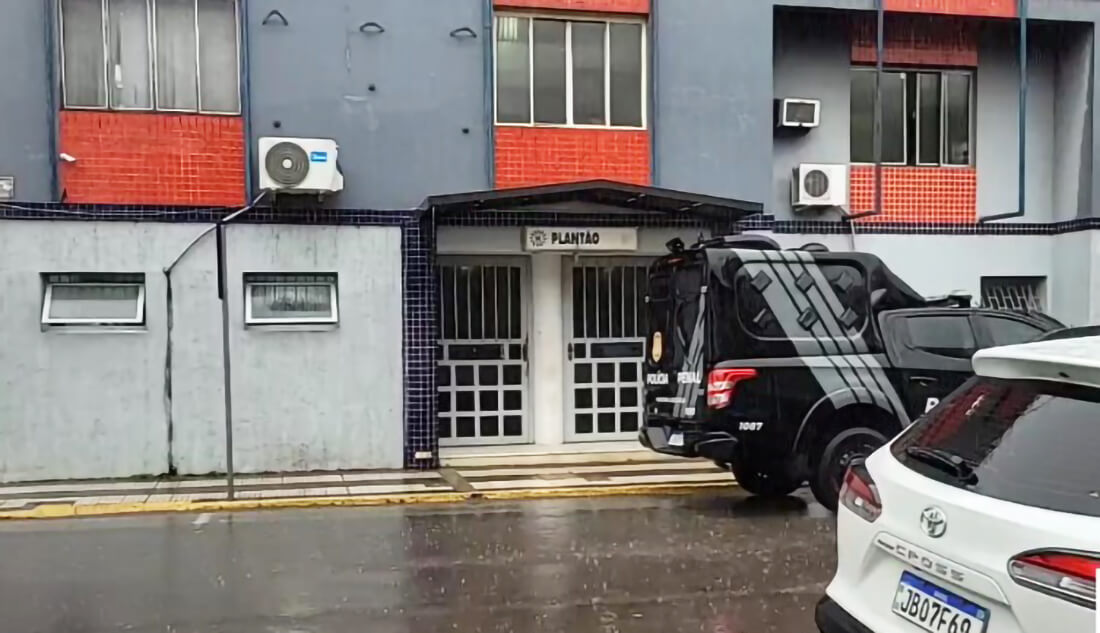 Capa Menina de 11 anos morre após ser brutalmente agredida pelos pais em São Gabriel