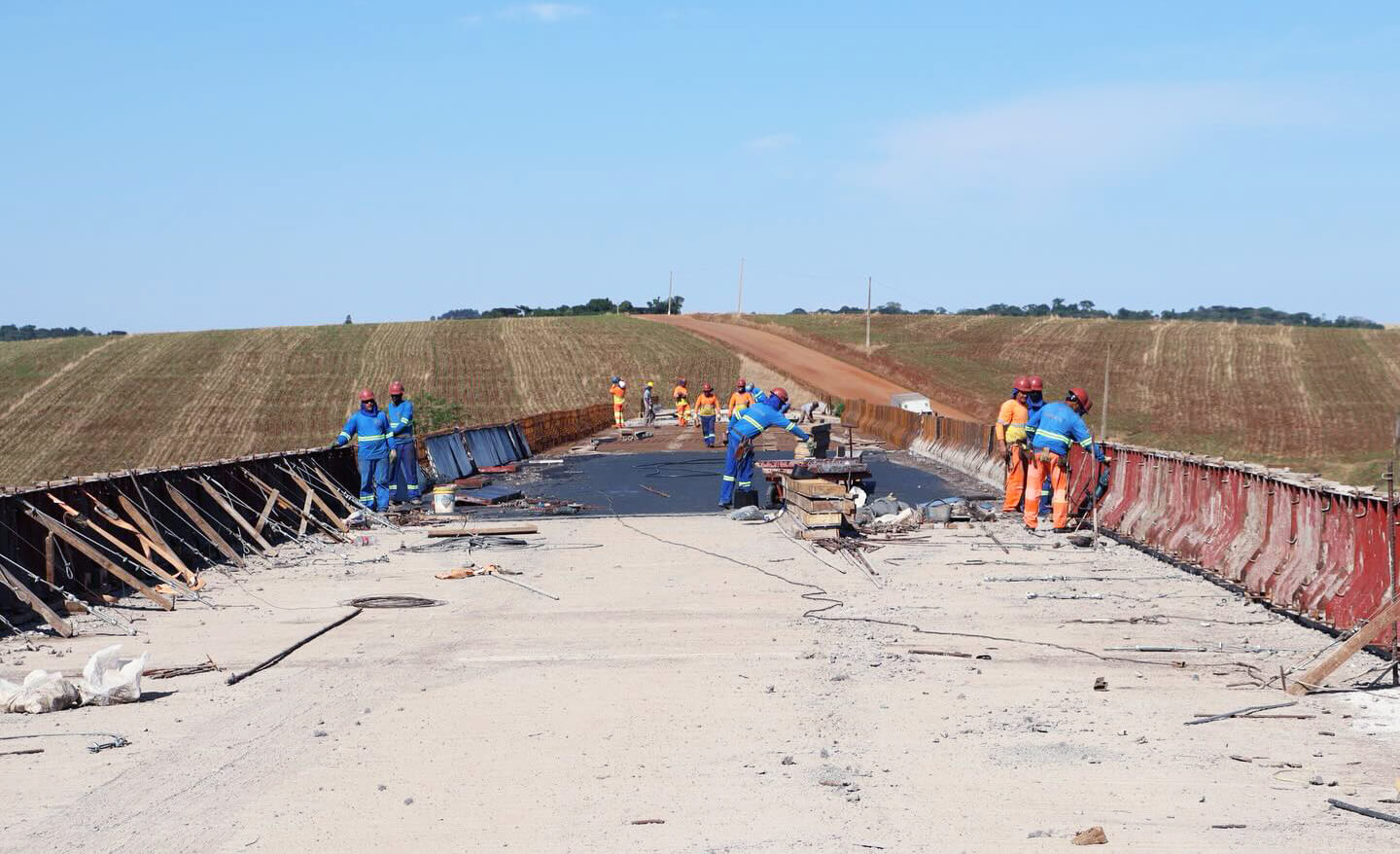 Capa Prefeitos de Ronda Alta e Campinas do Sul acompanham avanço na construção de ponte sobre o Rio Passo Fundo