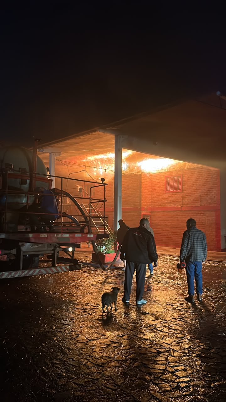 Capa Incêndio destrói apartamento em propriedade rural e mobiliza bombeiros durante a madrugada em Boa Vista das Missões