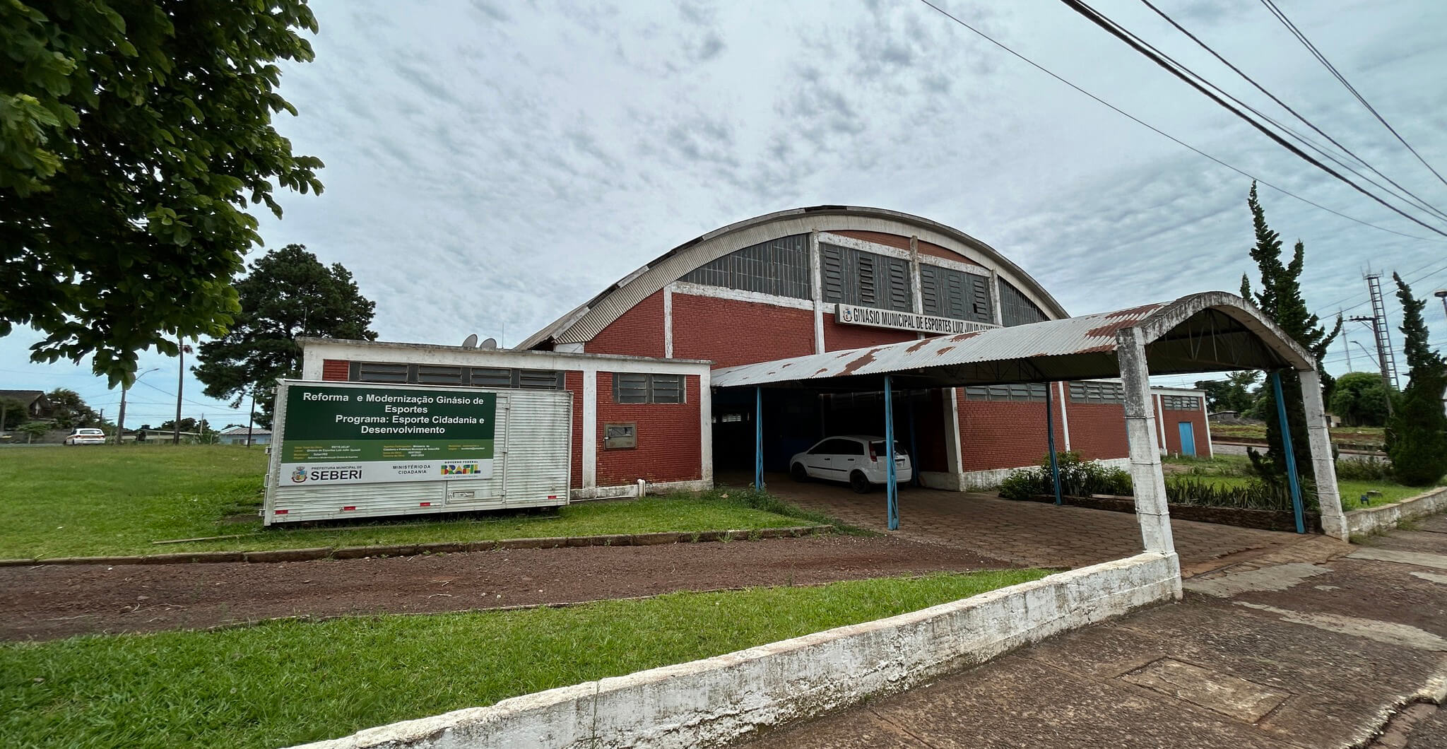 Capa Iniciadas as obras no Ginásio Municipal de Seberi