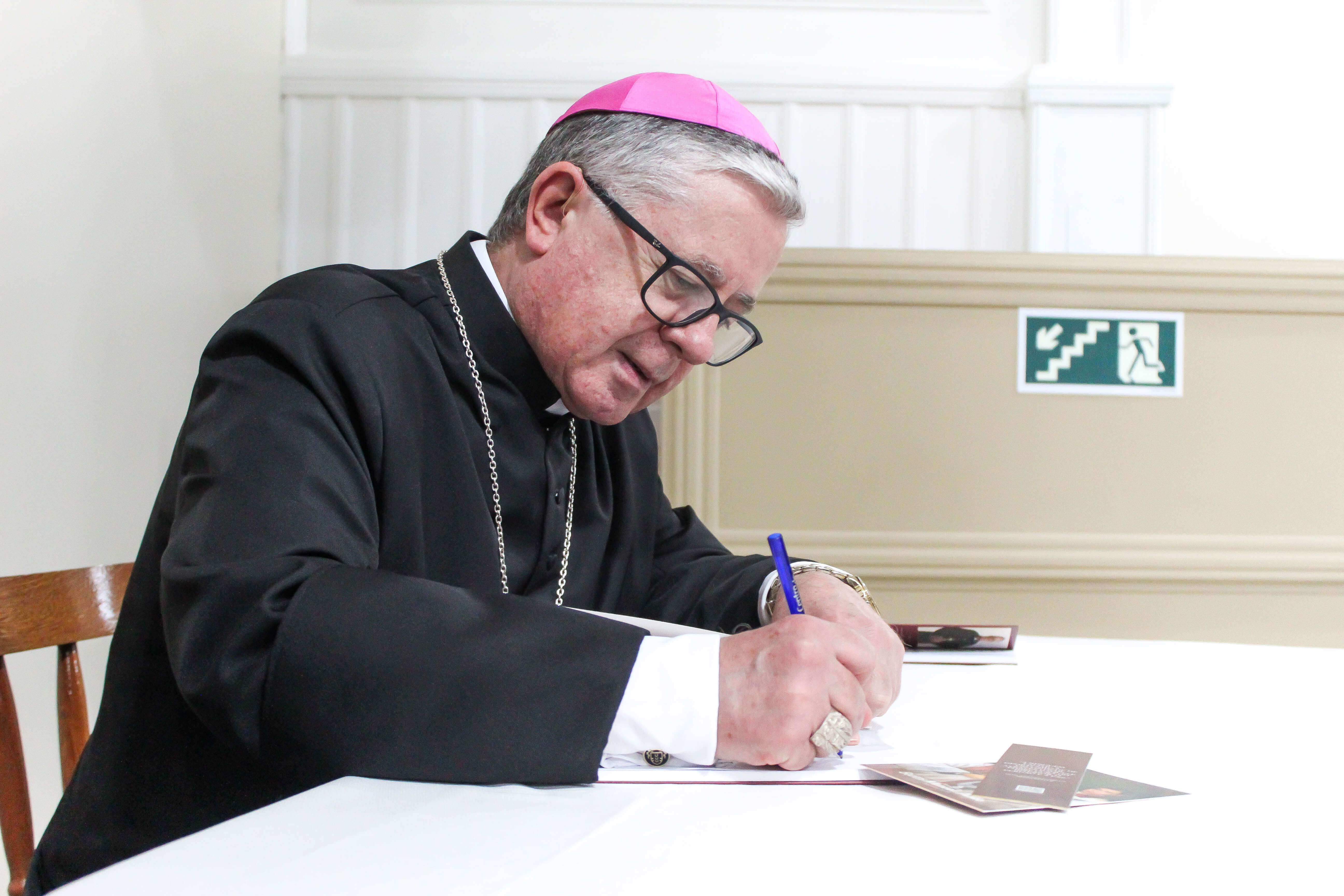 Capa Bispo Diocesano de FW, Dom Antonio Carlos Rossi Keller, emite "Nota Pastoral de Solidariedade e Esperança"