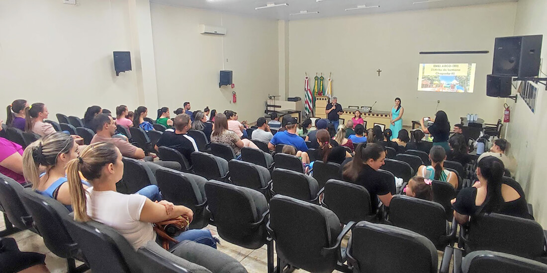 Capa Encontro em Liberato Salzano proporciona a troca de experiências sobre a educação infantil