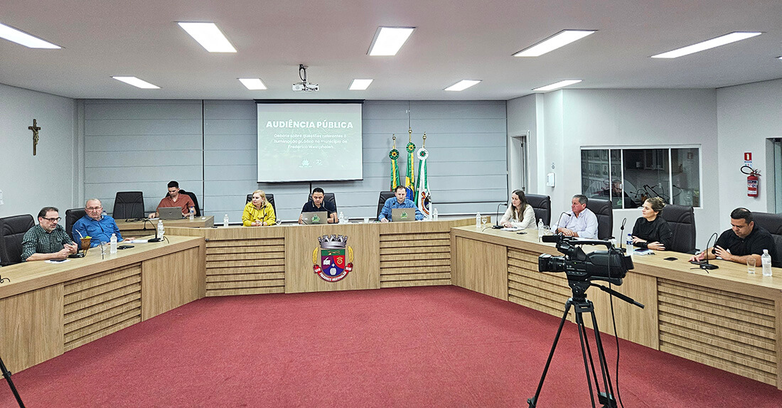 Capa Problemas na iluminação pública de Frederico Westphalen são debatidos em audiência com vereadores e secretários
