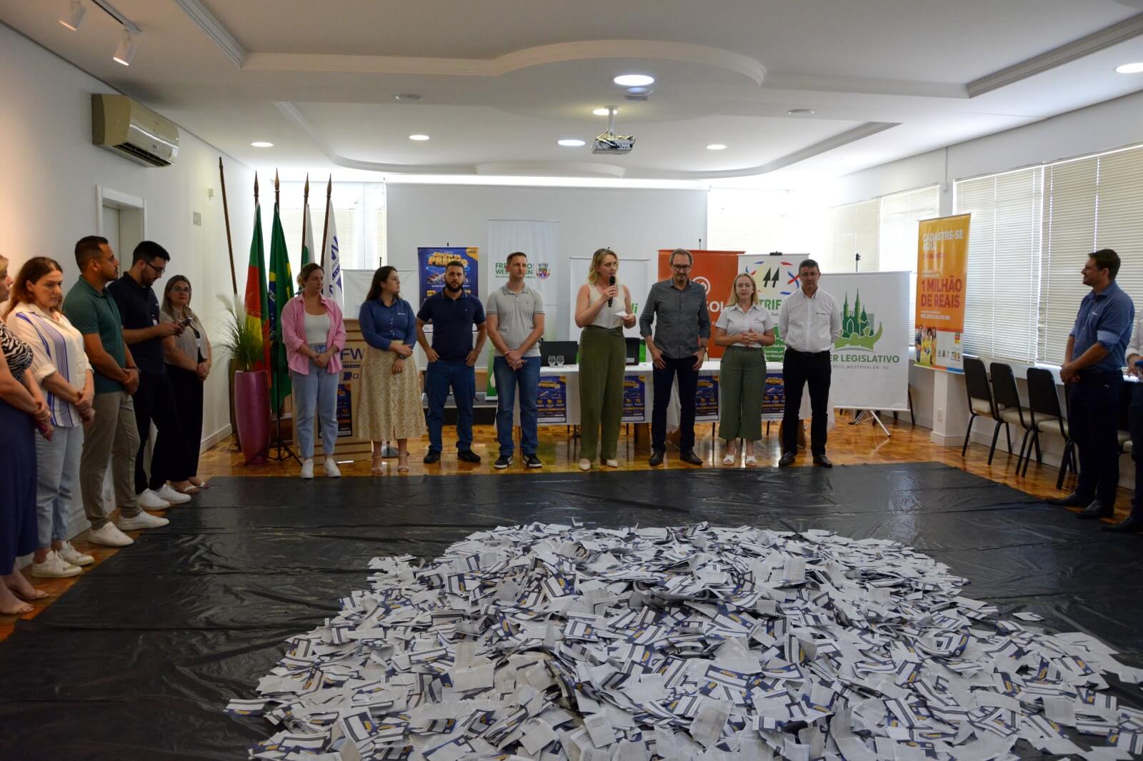 Capa Sorteio final define os ganhadores da Campanha Show de Prêmios 2023 da AEFW