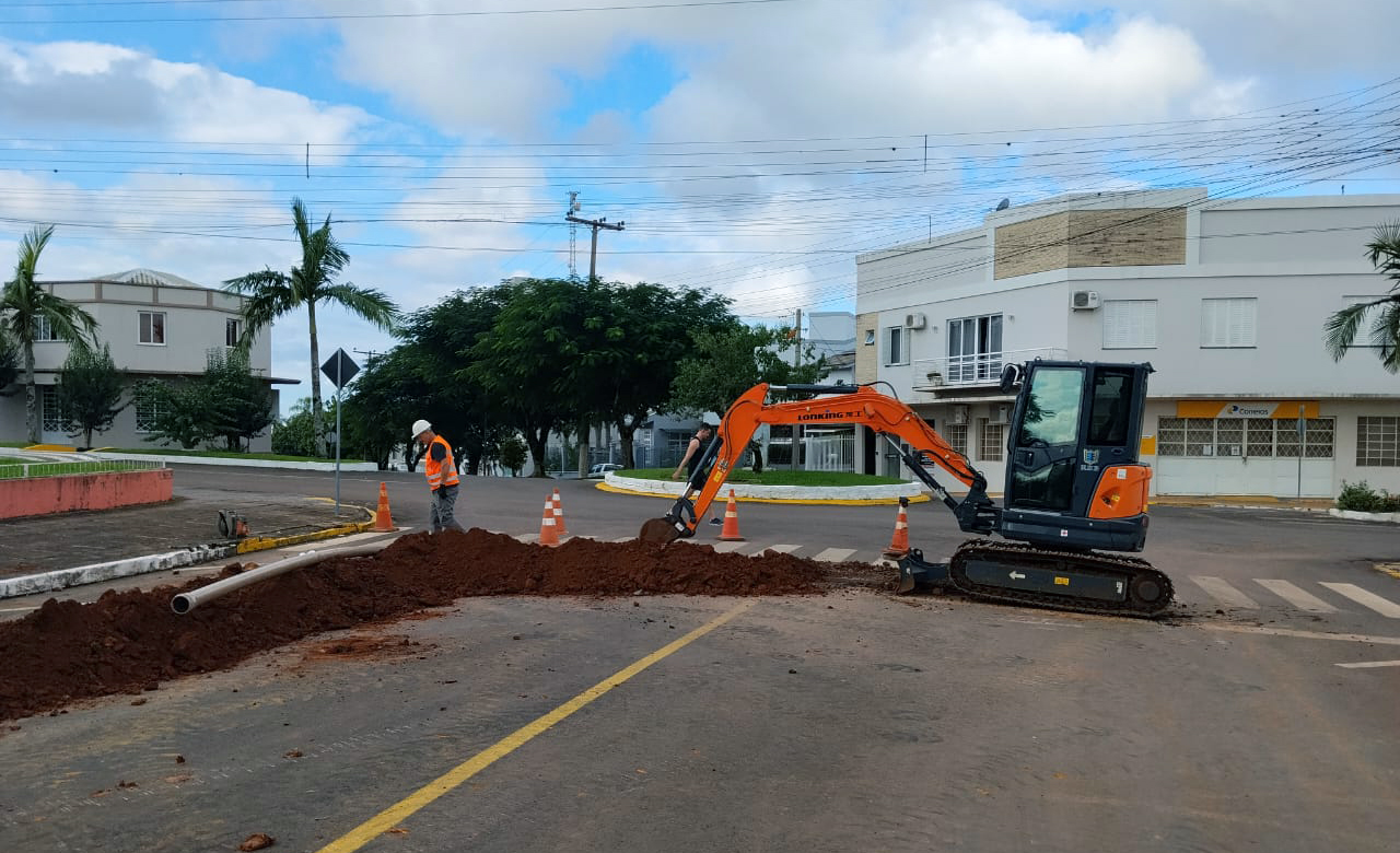 Capa Corsan conclui substituição de rede de água e amplia vazão de abastecimento em Caiçara