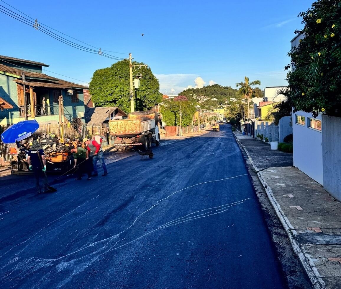Capa Pavimenta Ação em FW entra nova fase do programa aplica 40 mil metros quadrados de asfalto