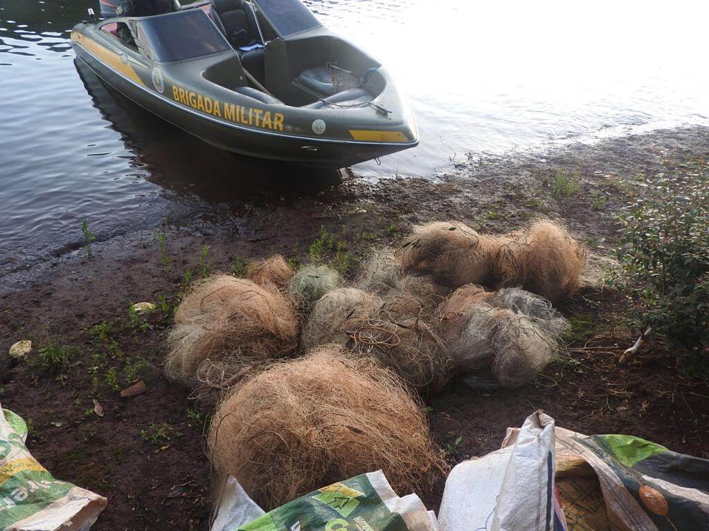 Capa 3º BABM apreende cerca de 700 metros de redes de pesca em Ronda Alta