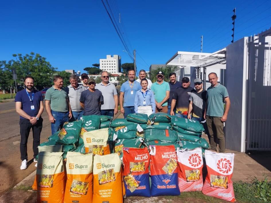 Capa Governo Leite entrega 385 sacas do Programa Milho 100% a municípios atingidos por granizo no Alto Uruguai