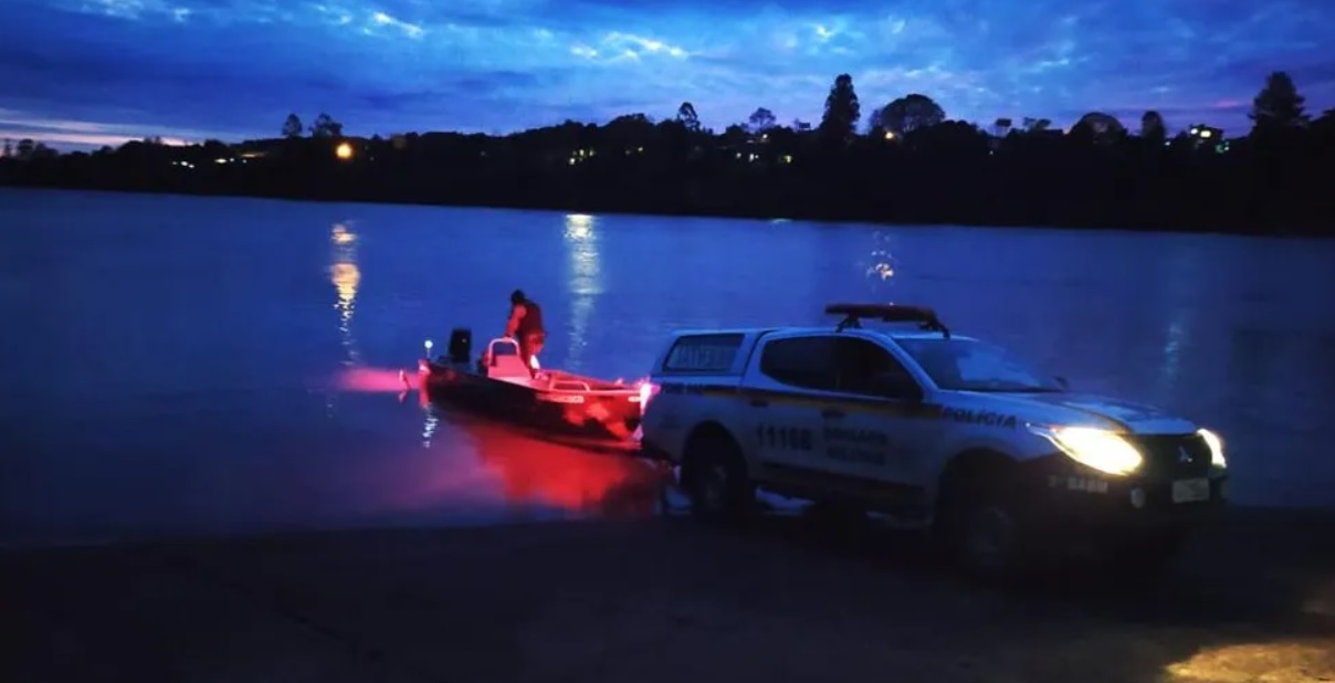Capa Tiradentes do Sul: polícia enfrenta tiroteio durante ação contra o contrabando de soja na fronteira