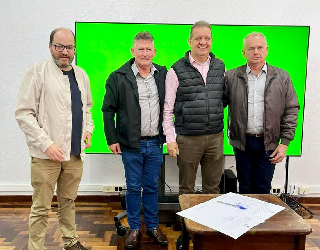 Capa Crissiumal recebe R$ 300 mil para recuperação de estradas vicinais