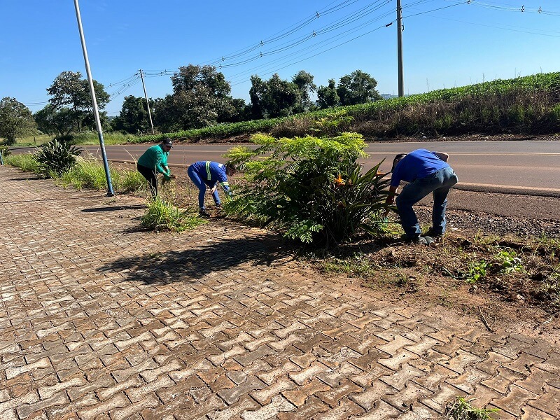 Capa Secretaria de Obras, Viação e Serviços Urbanos de FW faz mutirão de limpeza no cemitério municipal