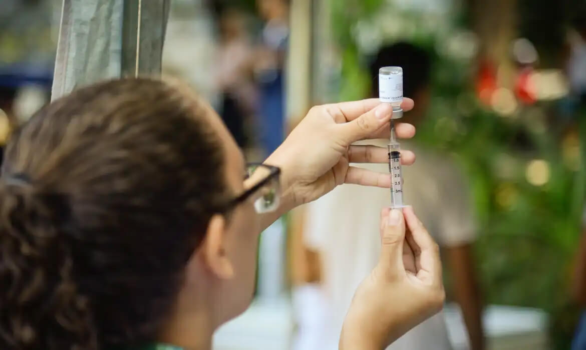 Capa Rio Grande do Sul registra aumento de casos respiratórios e lança guias para intensificar vacinação