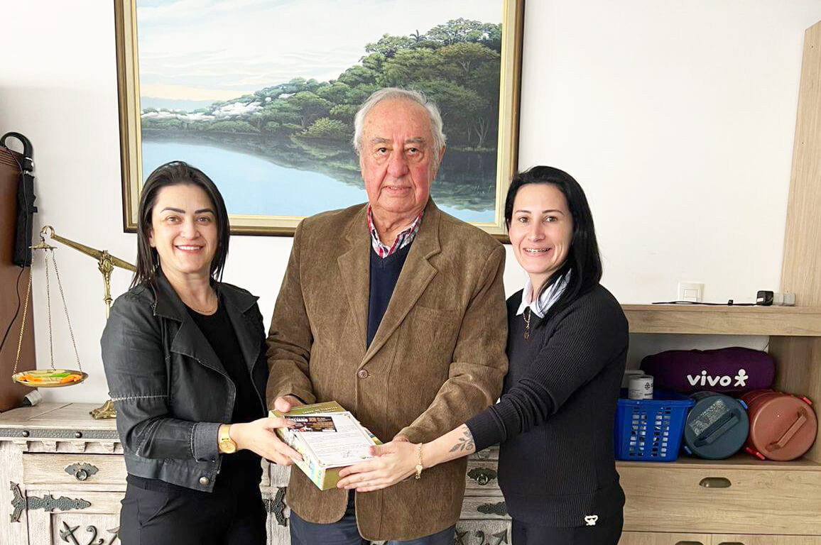 Capa Caiçara organiza jantar em homenagem a ex-prefeitos e secretários