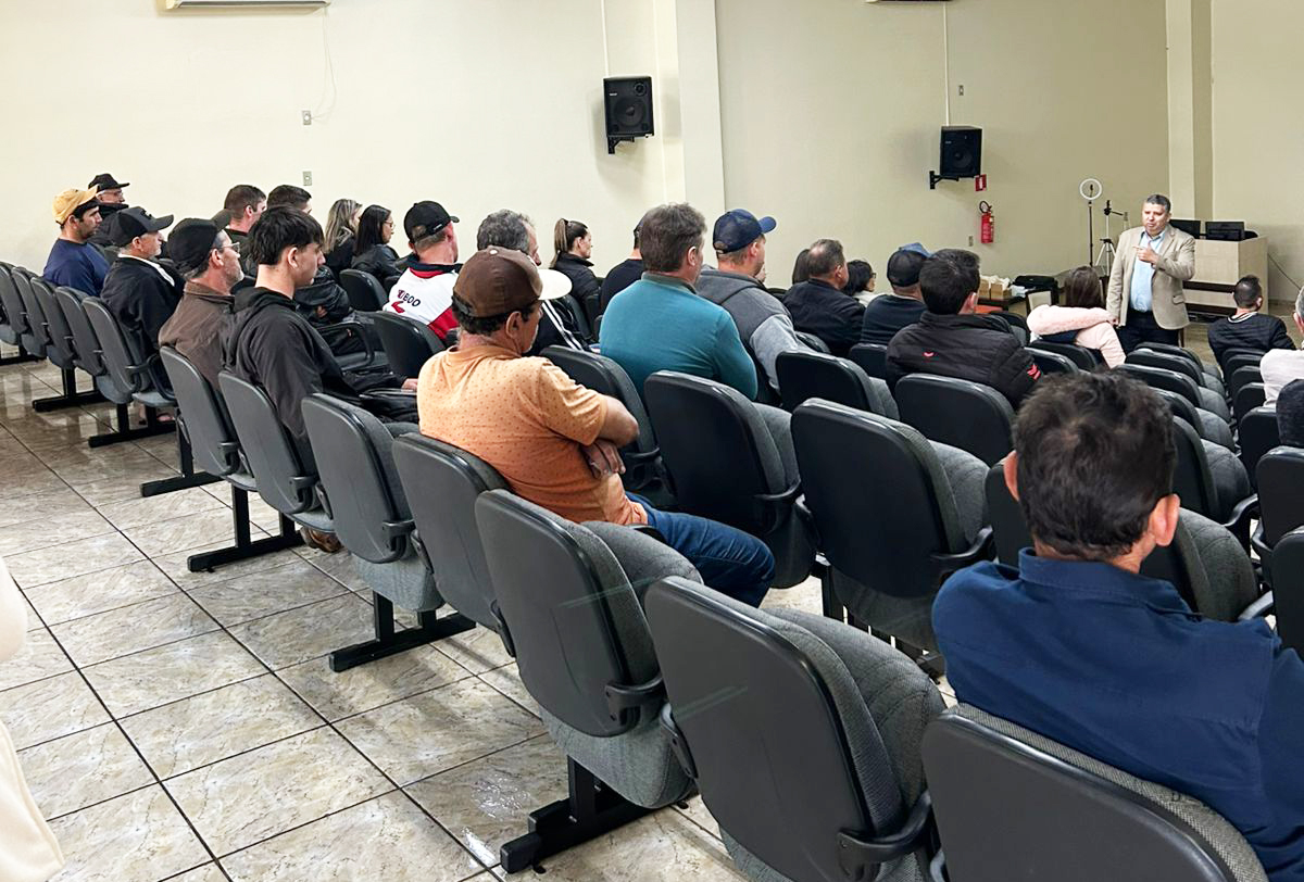 Capa Liberato Salzano orienta produtores rurais sobre Nota Fiscal Eletrônica em evento da Secretaria da Fazenda