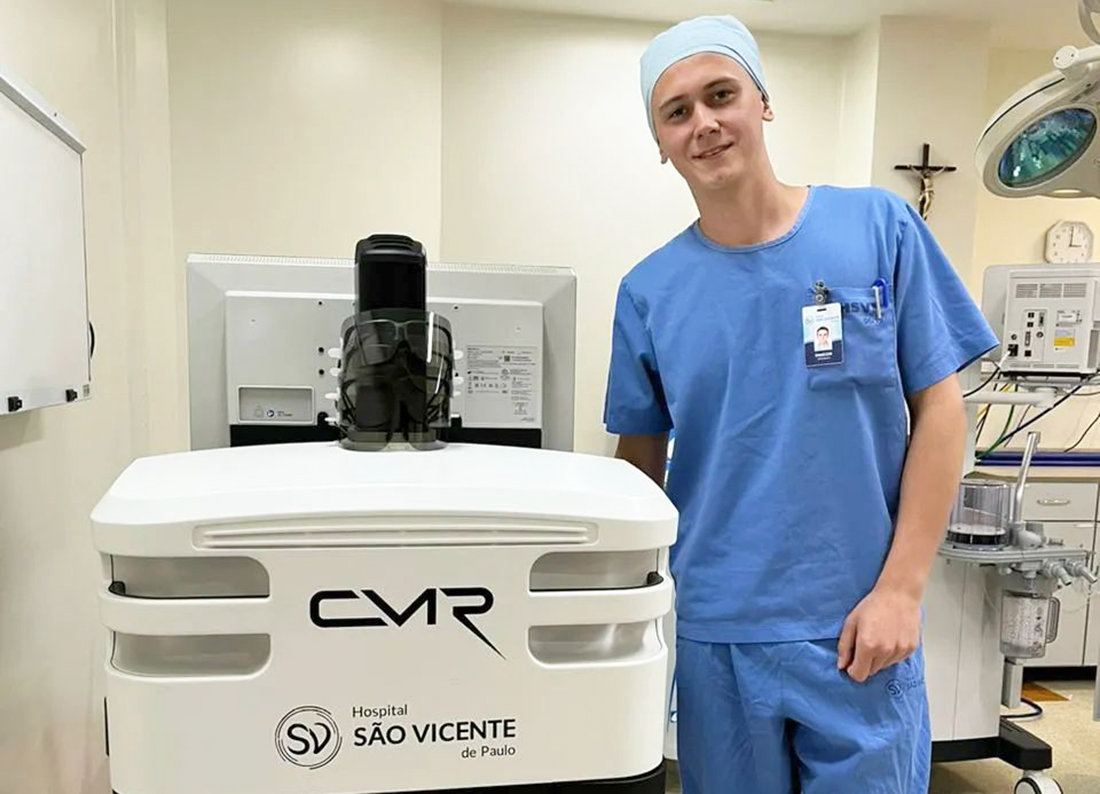 Capa Egresso da URI/FW é enfermeiro líder de equipe de robótica do HSVP