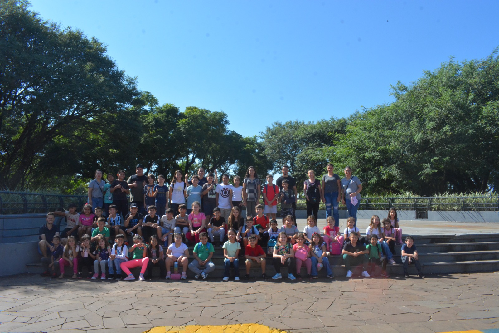 Capa Estudantes de Redentora visitam Praça da Matriz de FW para vivenciar a Páscoa