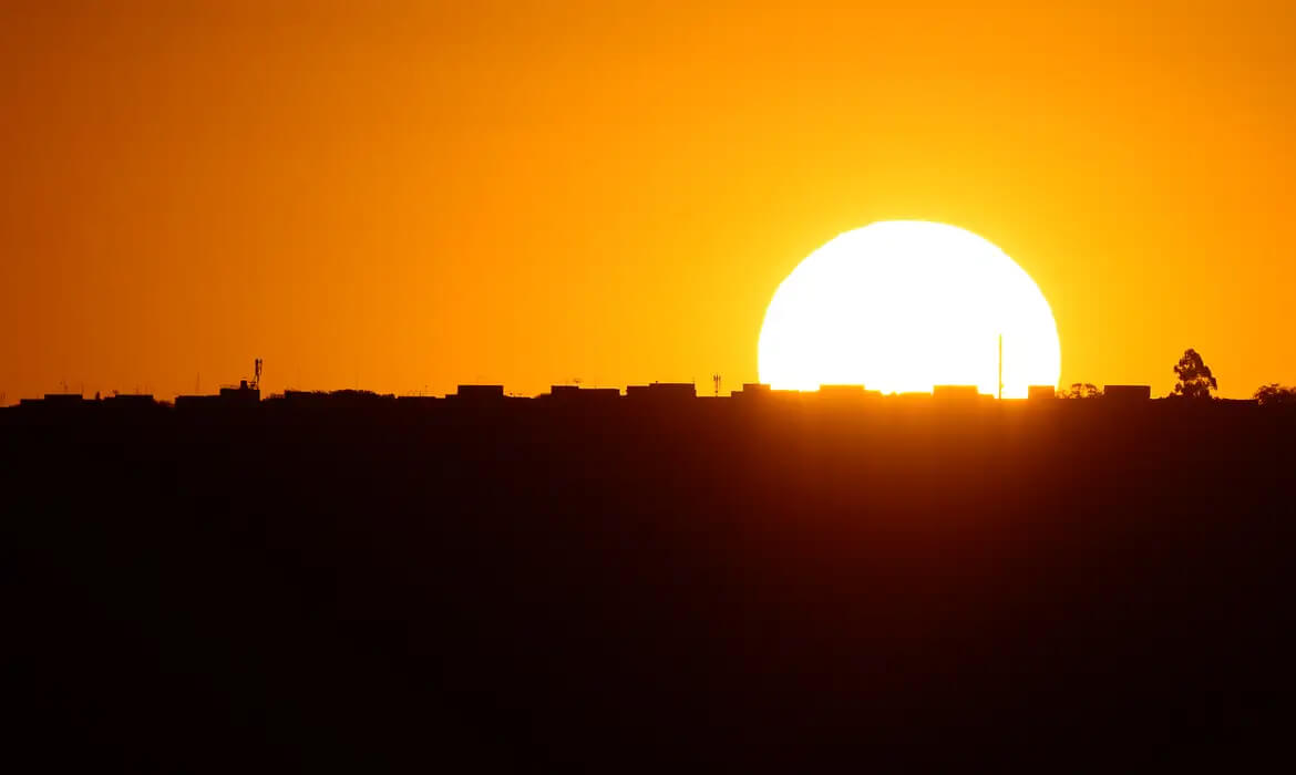 Capa Horário de verão tem apoio de mais da metade da população