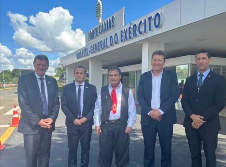 Capa Reunião com Exército trata da liberação das atividades do garimpo em Ametista do Sul