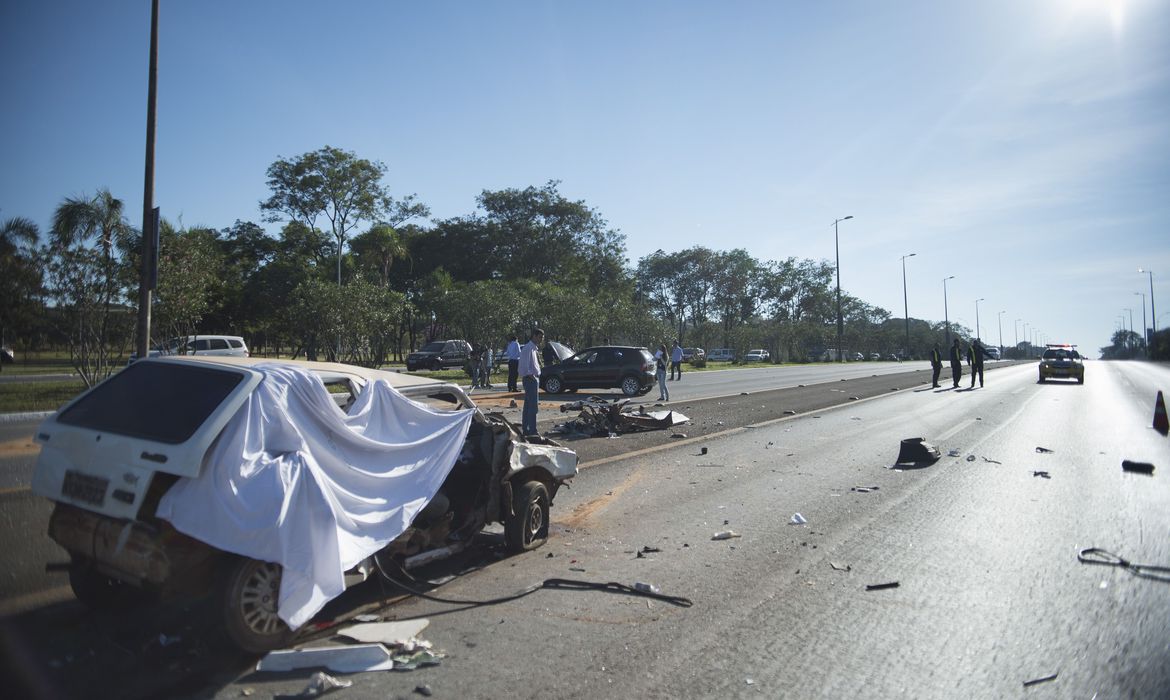 Capa Mistura de álcool com direção causa 1,2 morte por hora no Brasil