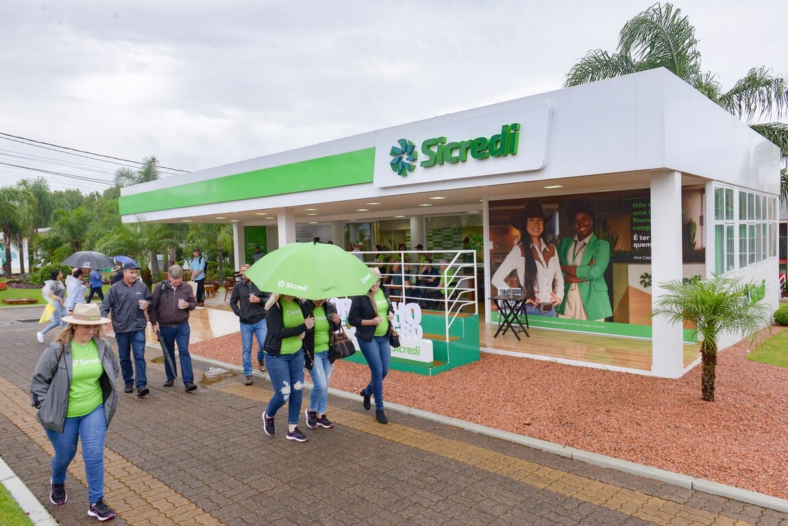 Capa Sicredi fortalece a parceria com seus associados na Expodireto 2024