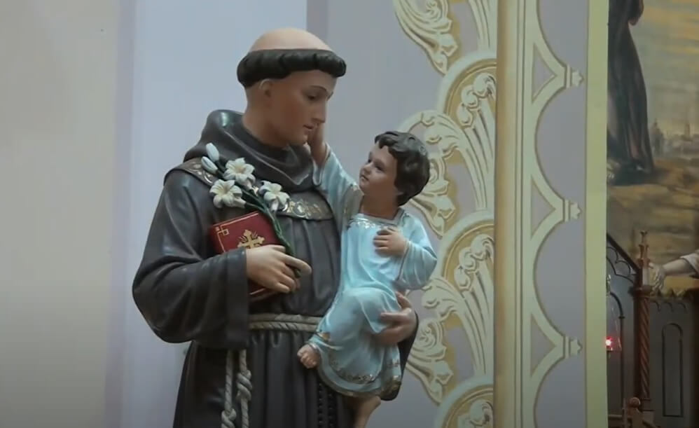 Capa Novena de Santo Antônio chega ao terceiro dia